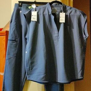 Figs scrubs size large